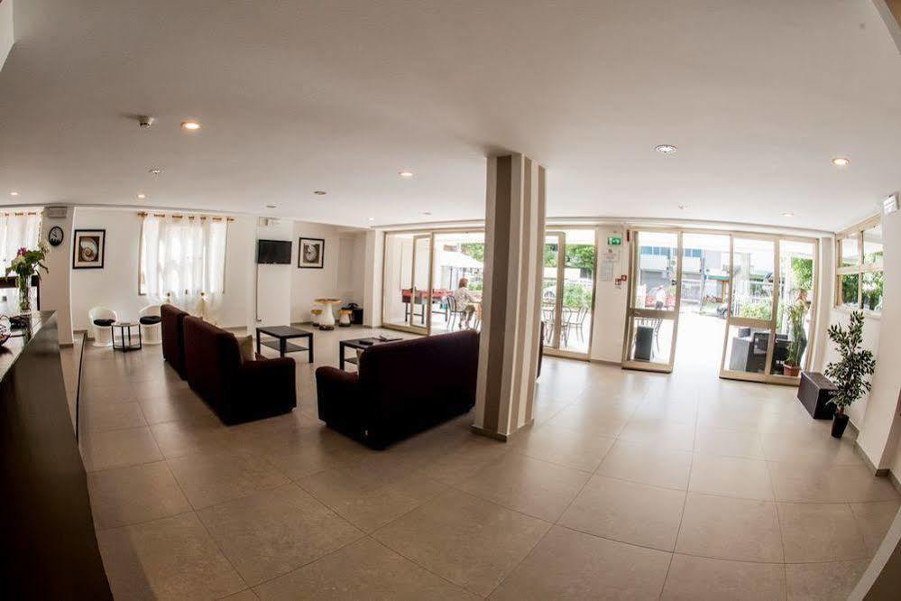 Hotel Carmen Riccione Exterior foto